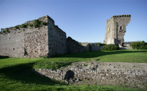 Chateau de Regn�ville-sur-mer. (c)T.Seni