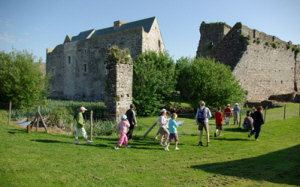 Chateau de Regnéville-sur-mer.