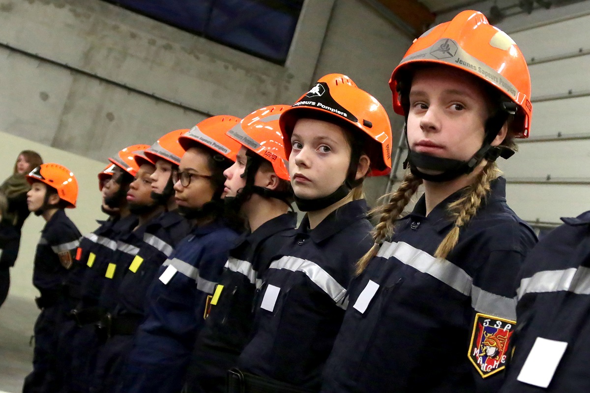 Emploi D'urgence Casque De Sauvetage Uniforme Pompier Pompier Homme Adulte  Pompier Personne De Sécurité