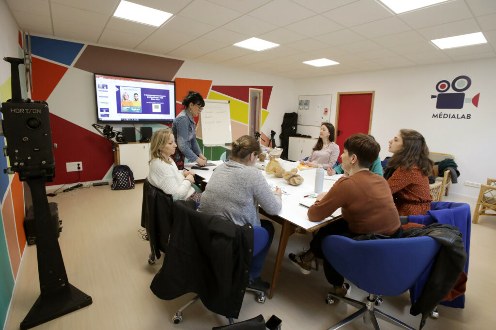 salle médialab du lieu dix